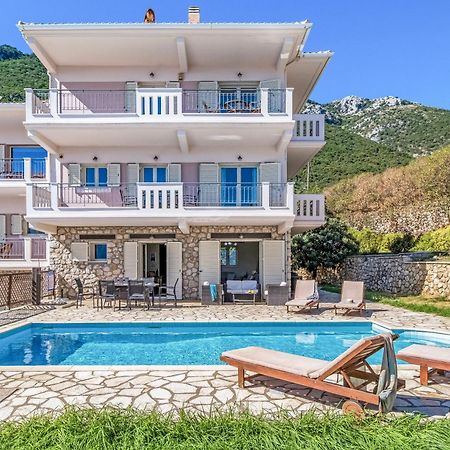 Villa Aeropi Nikiana Bagian luar foto