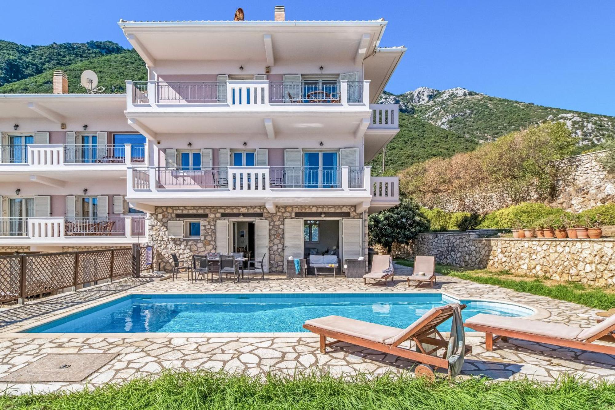 Villa Aeropi Nikiana Bagian luar foto